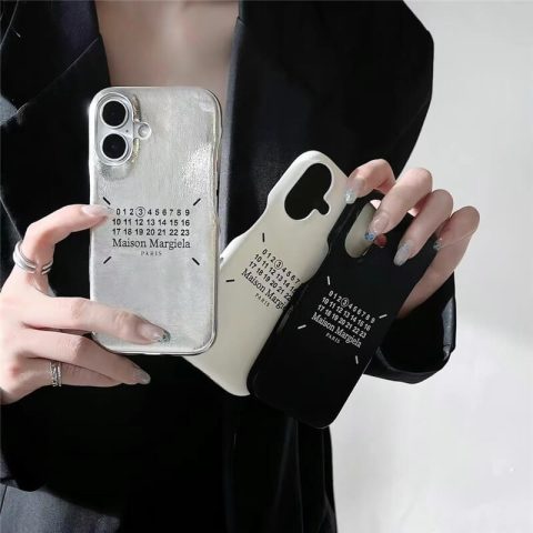 iphone17/17pro ケース マルジェラ iphone16pro/16plus ケース 韓国 流行り アイフォン15/14pro ケース Maison Margiela 携帯 ケース おしゃれ セレブ 愛用